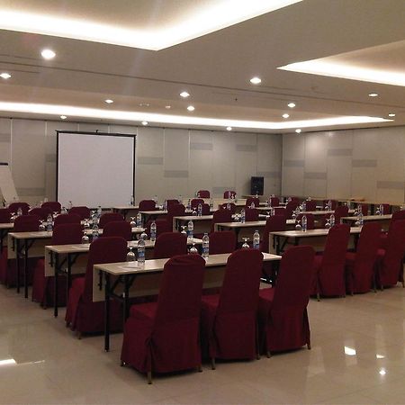 Amaris Hotel Mangga Dua Square Jakarta Exterior photo